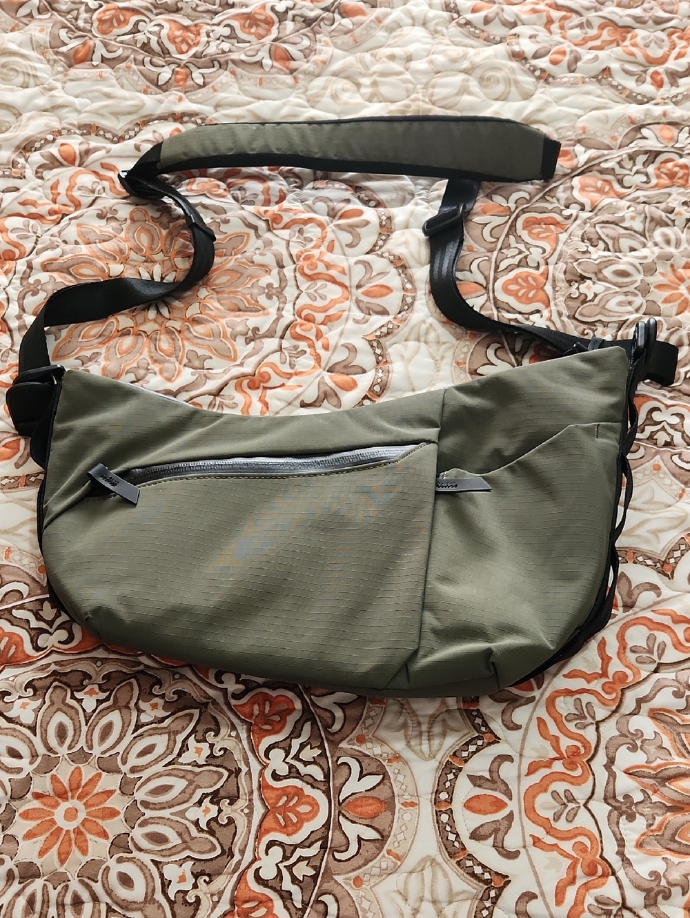 Alpaka Olive Green Unisex Crossbody Messenger Bag 4l